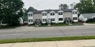 Beautifully Updated Townhouse – Prime Location! Gallery 1