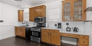 Historic Estate Home with Garage Apartment Gallery 15