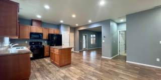 Modern updated 5 BD / 3 BA with Double Car Garage in Oregon City! Modern updated 5 BD / 3 BA with Double Car Garage in Oregon City! Gallery 11
