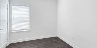 Newly Renovated 2-Bedroom Duplex Near Downtown! Gallery 9