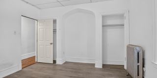 4011 PINE Street Gallery 40