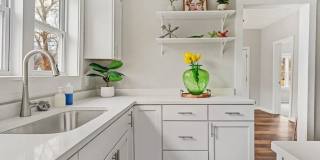 2 bedroom | 1 bathroom | Remodeled | Quiet street | Pets welcome! Gallery 10