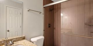 Charming 2BR Condo in Sandy Springs Gallery 17