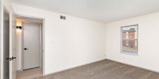 Oval Spring Apartments Gallery 25