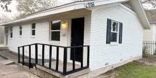 Beautiful 1 bedroom duplex in the heart of it all. Gallery 1