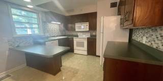 1822 E. 2nd St. Gallery 11