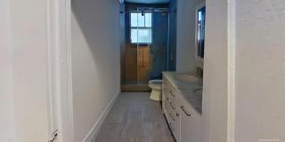 2 bedroom / 1 bath ~ Downtown Charleston Gallery 8