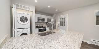 Charming Downtown Cottage Gallery 5