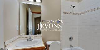 Charming two-story condo with two master suites - Pet Friendly! Gallery 16