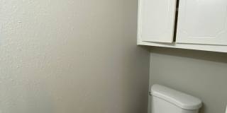 2 Bedroom 1.5 Bath Apt at the Monterey Square Apts NW OKC Gallery 11