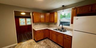 610 Colorado - 3bed/1bath house, garage & basement! Gallery 13