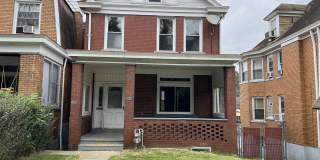 Clean 2BR Mckees Rocks - Ready Now Gallery 1