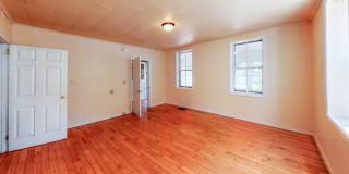 4-Bed Farmhouse Minutes from UVM Campus (30 Chase St) Gallery 18