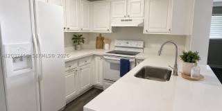 350 Palm Cir W Gallery 1