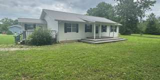 Quiet 3 Bedroom 2 Bath with Creek Access!! – Pet Friendly! Gallery 1