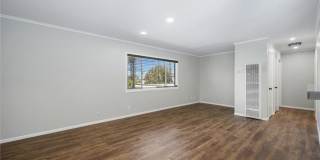 201 E 16th Street Gallery 7