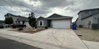 Beautiful Las Cruces Home Offering Comfort & Convenience! Gallery 1