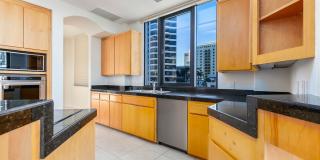 Sophisticated Urban Living in the Heart of San Diego’s Marina District Gallery 36