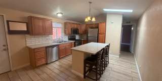 Charming home located near Russell and Mountain Vista. Gallery 6