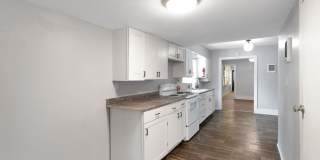 Charming 2BR Duplex in Salem Gallery 8