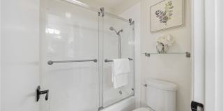 185 Streamwood Gallery 13