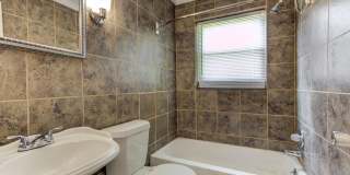 FREE MONTH RENT! Freshly Updated 3 Bedroom House Gallery 4