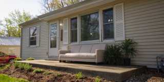 Open 2 Bed / 1 Bath Single Family Home Gallery 1