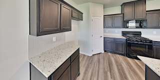 Beautiful 4 Bedroom, 2 Bathroom in Yukon School District Gallery 8