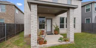 Huge 4-Bedroom Home in Del Valle For Rent Gallery 33