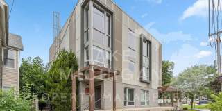 600 Douglas Gallery 1