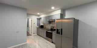 Newly Renovated Bi-Level One Bedroom Gallery 1