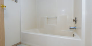 Roomy 2 Bedroom Townhome in Quaint Community! Gallery 3