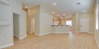 CHARMING 2 BEDROOM TOWNHOME IN SOUTHERN HIGHLANDS Gallery 9