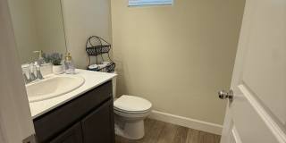 Beautifully appointed nearly new home Gallery 17