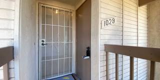 Beautiful corner condo in Lake San Marcos Gallery 1