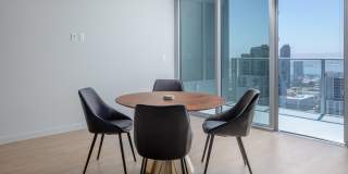 The Merian Gallery 73