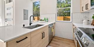 Modern Townhome in Licton Springs – Rooftop Deck & Stylish Living! Gallery 26