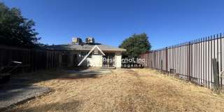 Spacious 2bd/1ba Duplex with Garage near American River College Gallery 18