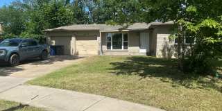 Midtown 3 Bedroom Gem! Available Mid/Late August Midtown 3 Bedroom Gem! Available Mid/Late August Gallery 1