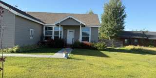 911 Rachel Road - Unfurnished House in Victor - 3 Bed/2 Bath with a Garage! Gallery 1