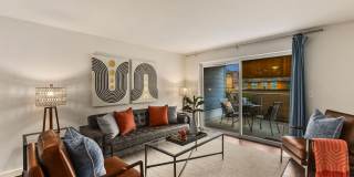 2 Bedroom Condo in Overlook at Juanita Bay Gallery 1