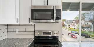 Charming 2BR Upstairs unit in Franklinton Gallery 5