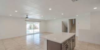 Amazing Tri-Level home close to ASU.  Pool and 2 Car Garage Gallery 21
