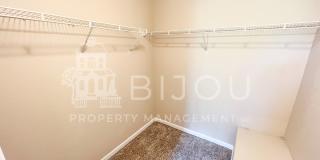 Large, Well-Maintained Duplex Gallery 8