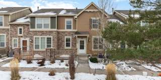 Charming 3BR Townhome in Castle Rock Gallery 1