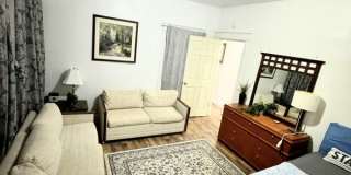 7370 Pasadena Gallery 1