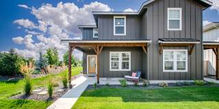 Luxury Townhome in the Heart of Eagle — 3 Beds + 3 Baths + Premium Amenities Gallery 1