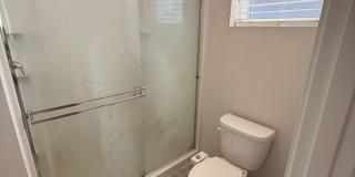 Newer single level 3 bed 2 bath home in NE Salem Gallery 14