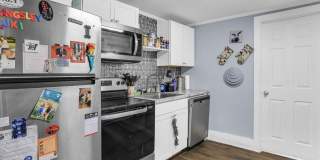 Beautifully Remodeled 1 Bedroom Located in a Historic Area near Campus, Downtown, Parks, and Dining Gallery 9