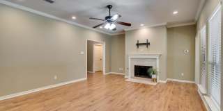1001 Porter Place Gallery 6
